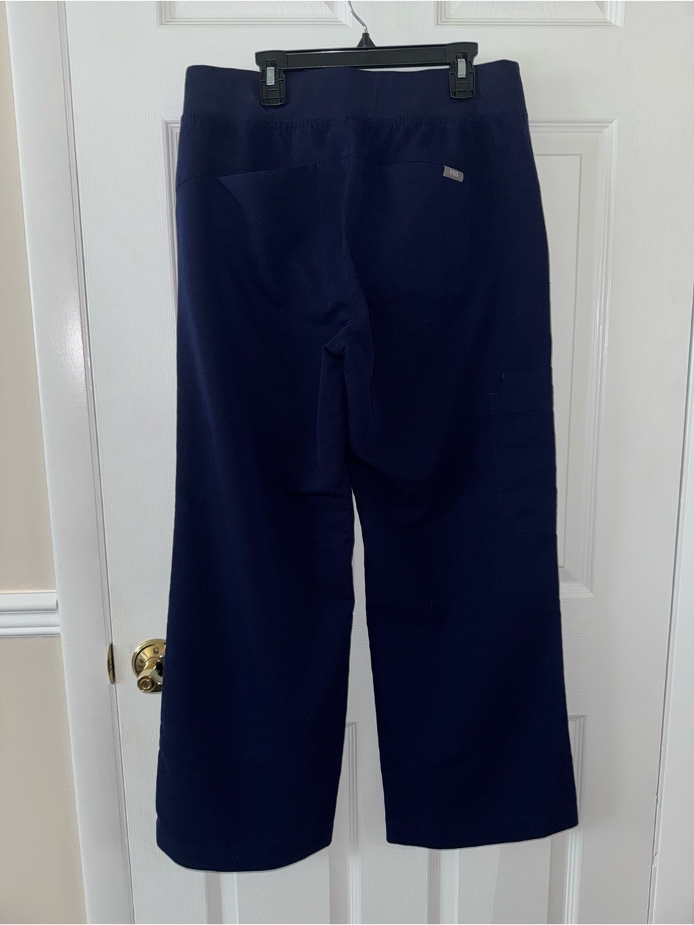FIGS Isabel High-Rise Wide-Leg Scrub Pant - Picture 8 of 11